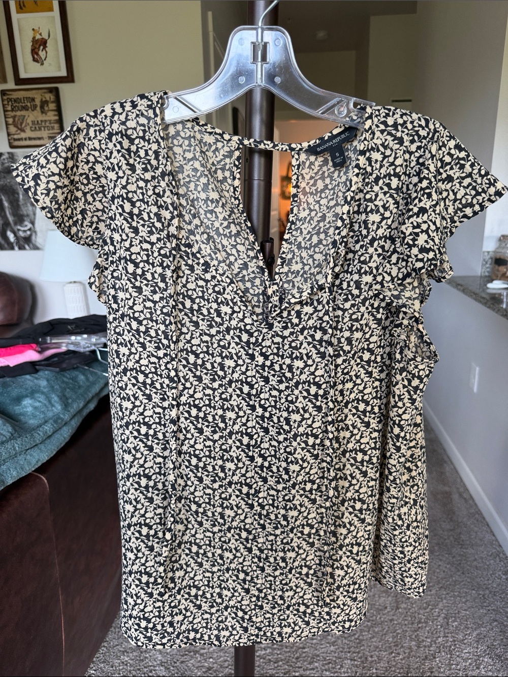 Canon Black & Cream Floral V-Neck Flutter Sleeve Blouse